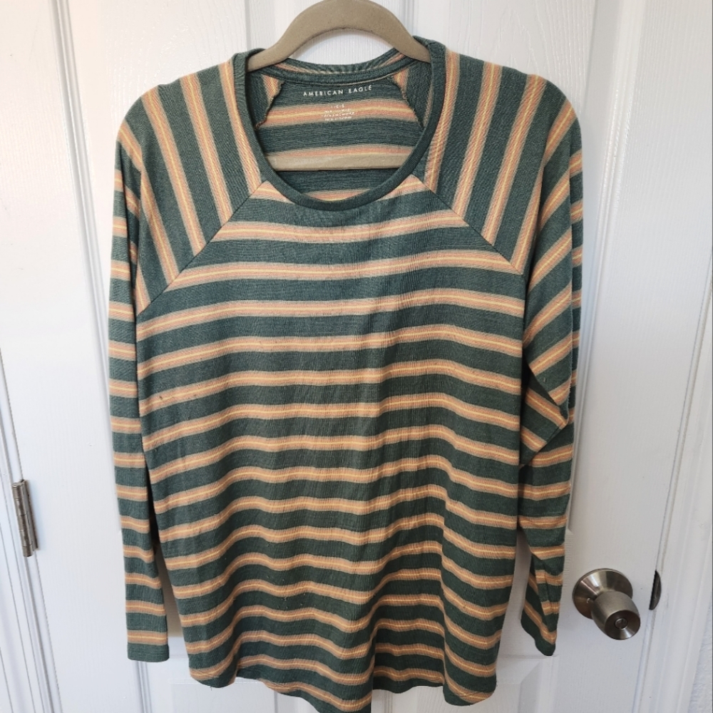 Long sleeve soft top